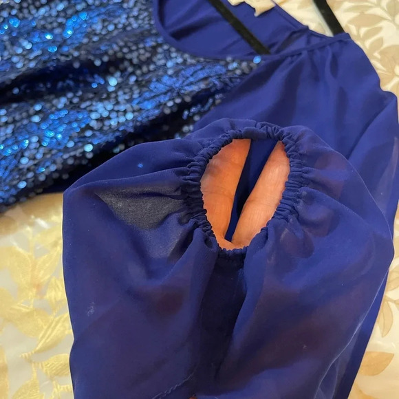 AMERICAN GLAMOUR BADGLEY MISCHKA blue sequins blouses top Sz XS - Picture 8 of 8